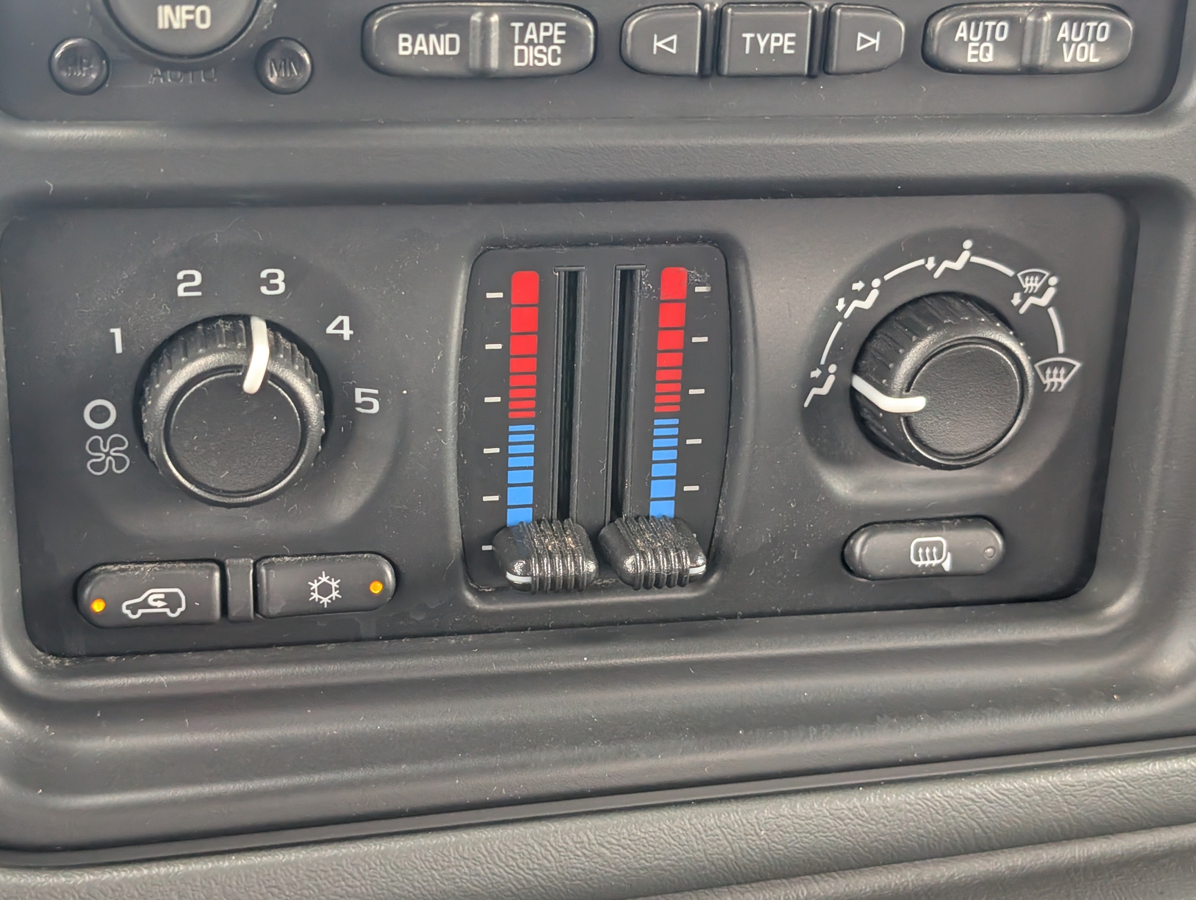 2005 Chevrolet Silverado 2500HD LS