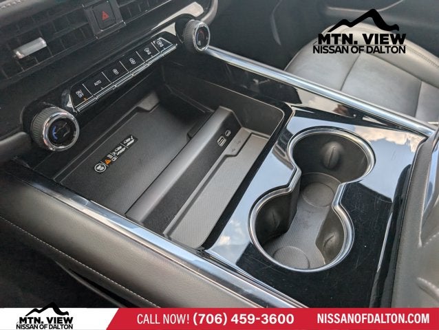 2025 Chevrolet Suburban LT