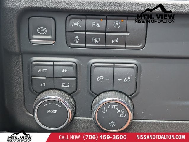 2025 Chevrolet Suburban LT