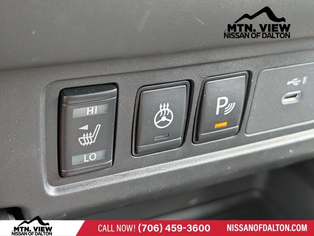 2025 Nissan Frontier SV
