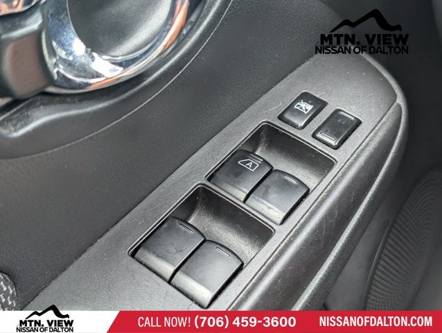2016 Nissan Versa SV