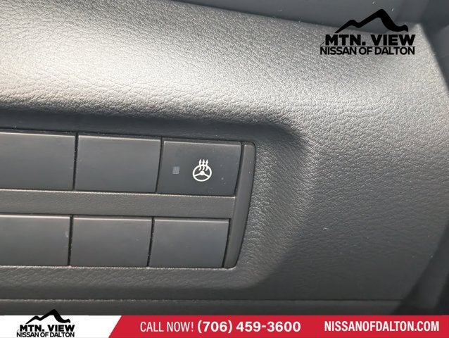 2022 Nissan Kicks SR