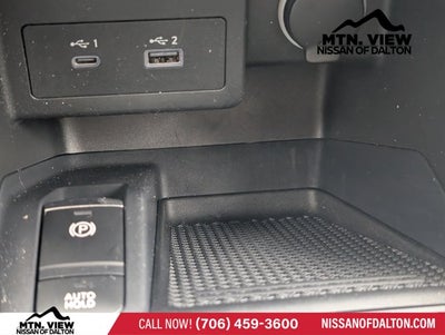 2022 Nissan Kicks SR