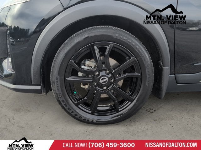 2022 Nissan Kicks SR