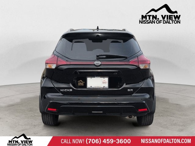 2022 Nissan Kicks SR