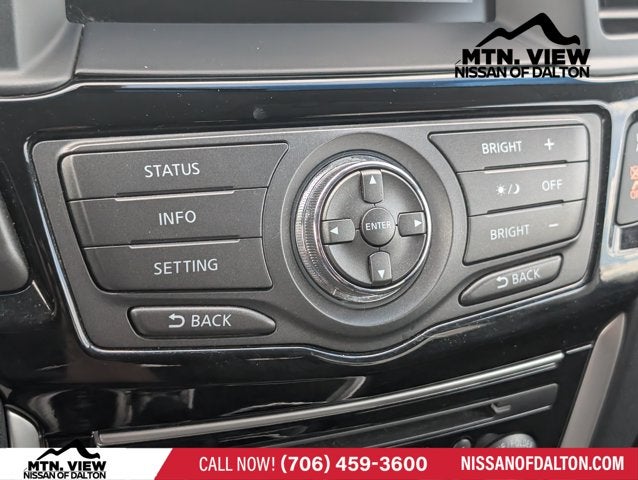 2016 Nissan Pathfinder SV