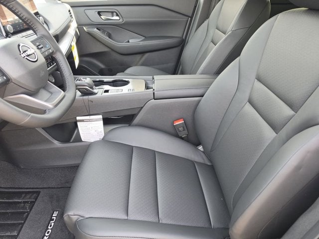 2026 Nissan Rogue Dark Armor - Photo 9