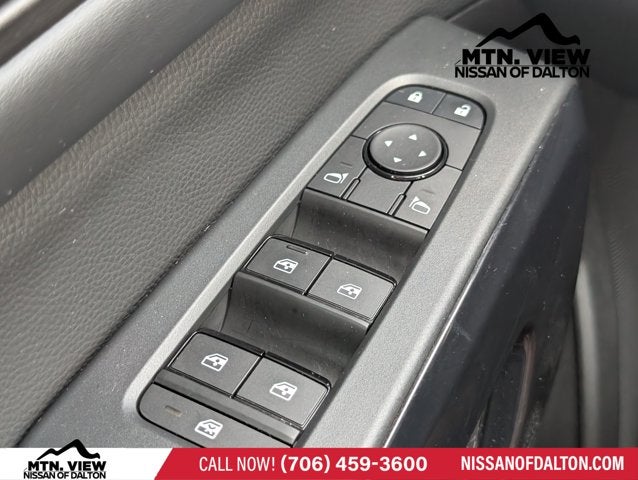 2025 Nissan Pathfinder S