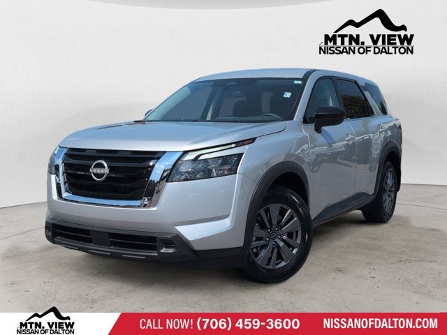 2025 Nissan Pathfinder S