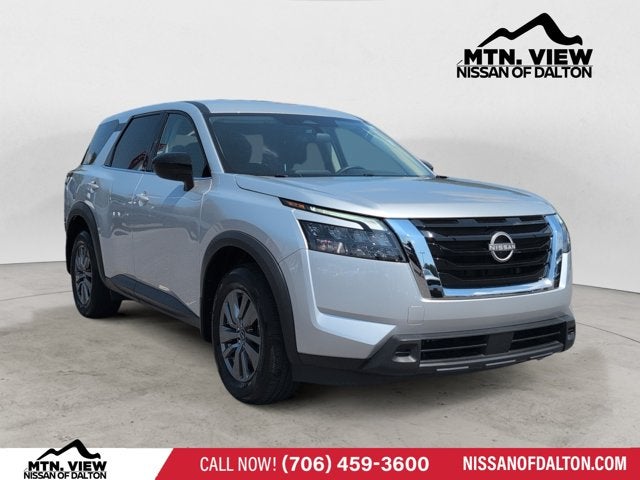 2025 Nissan Pathfinder S