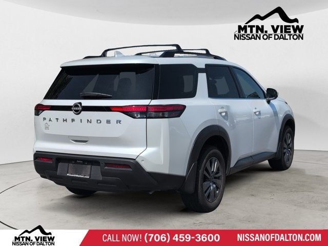 2025 Nissan Pathfinder SV
