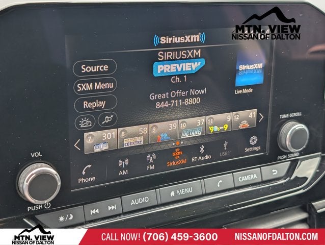 2024 Nissan Pathfinder SV