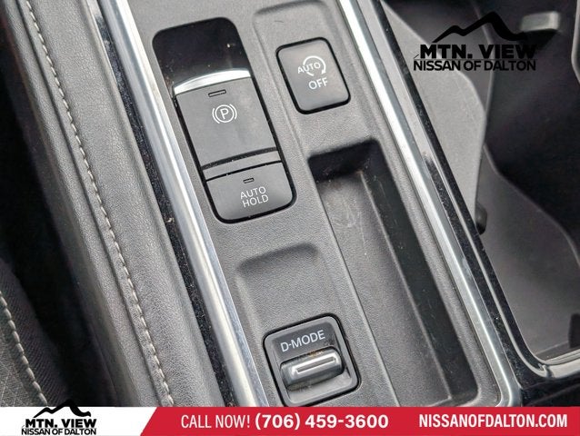2024 Nissan Pathfinder SV