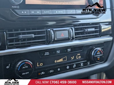 2022 Nissan Pathfinder SV