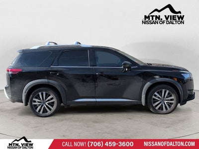 2022 Nissan Pathfinder Platinum