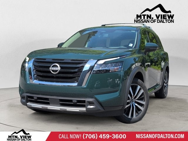 2023 Nissan Pathfinder Platinum 4WD's photo