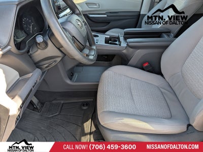 2022 Toyota Sienna LE