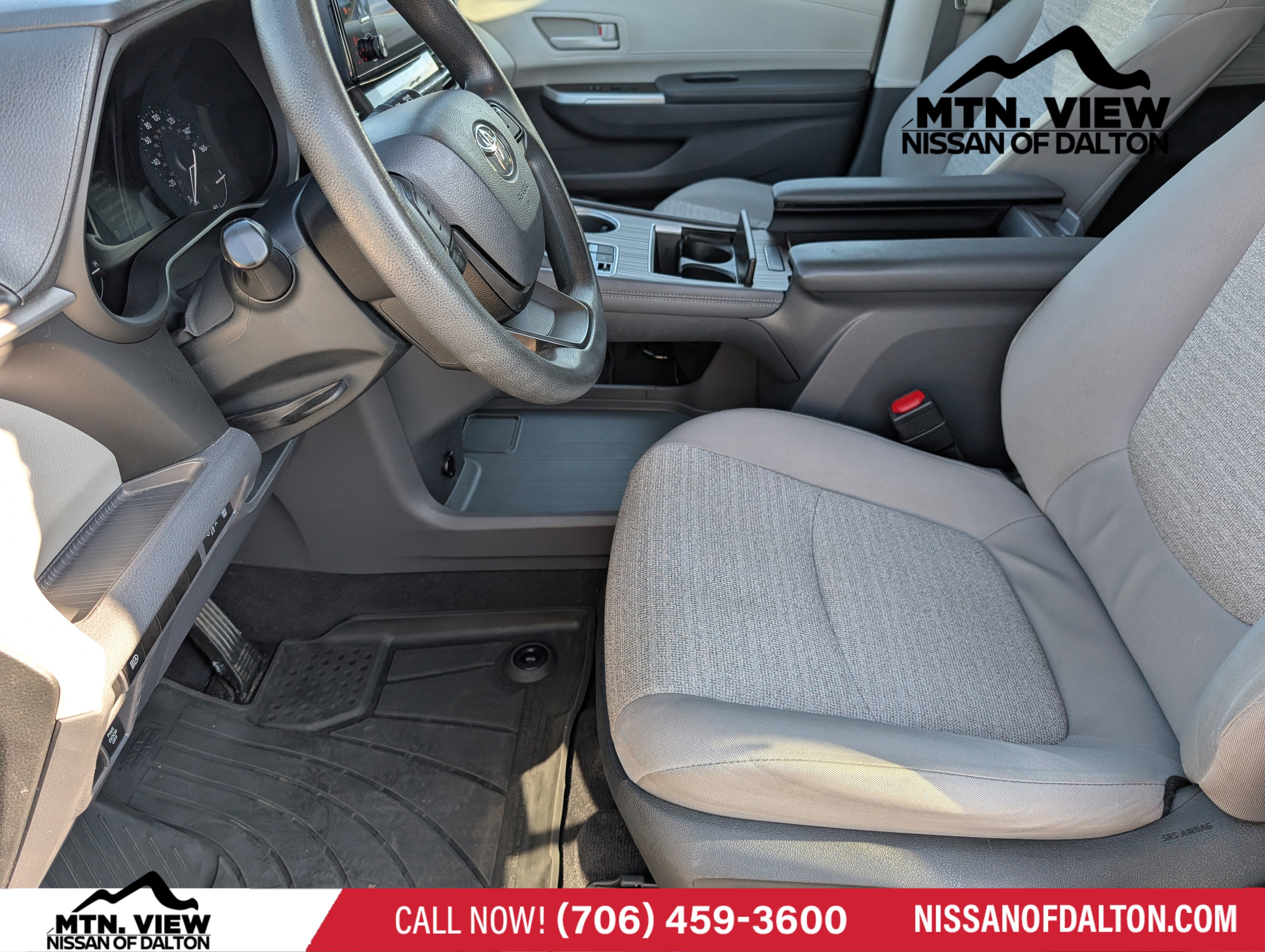 2022 Toyota Sienna LE