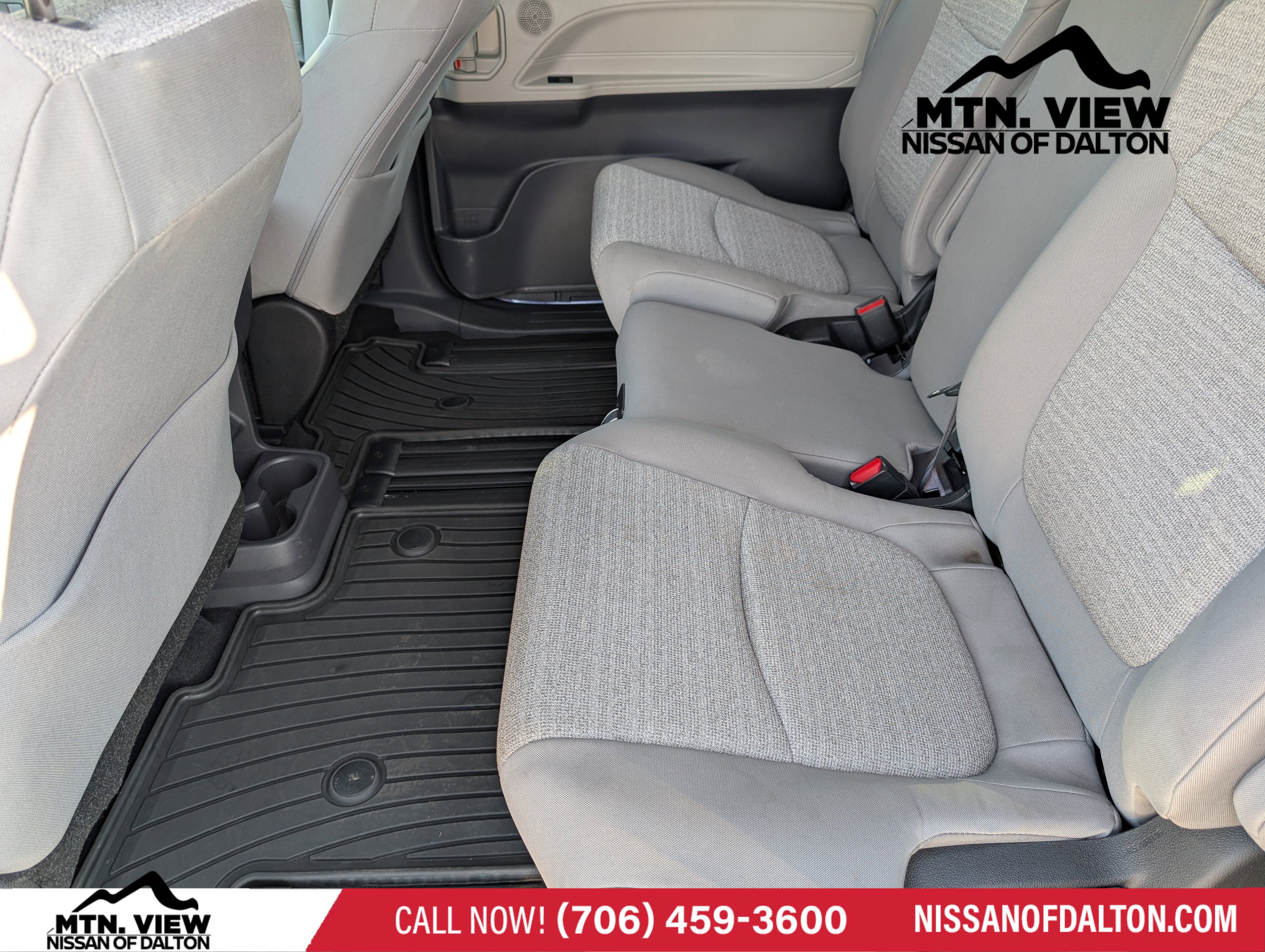 2022 Toyota Sienna LE