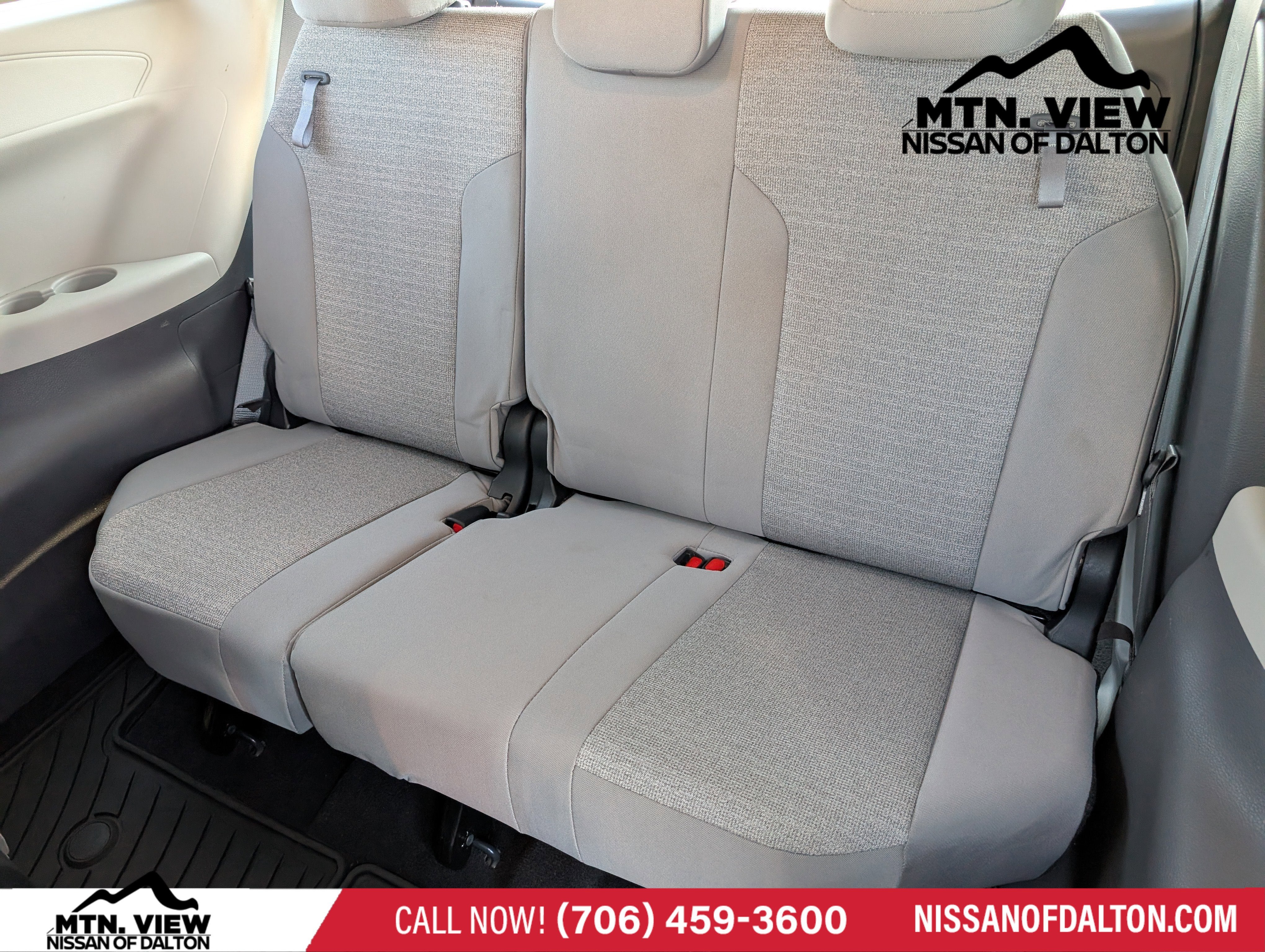 2022 Toyota Sienna LE