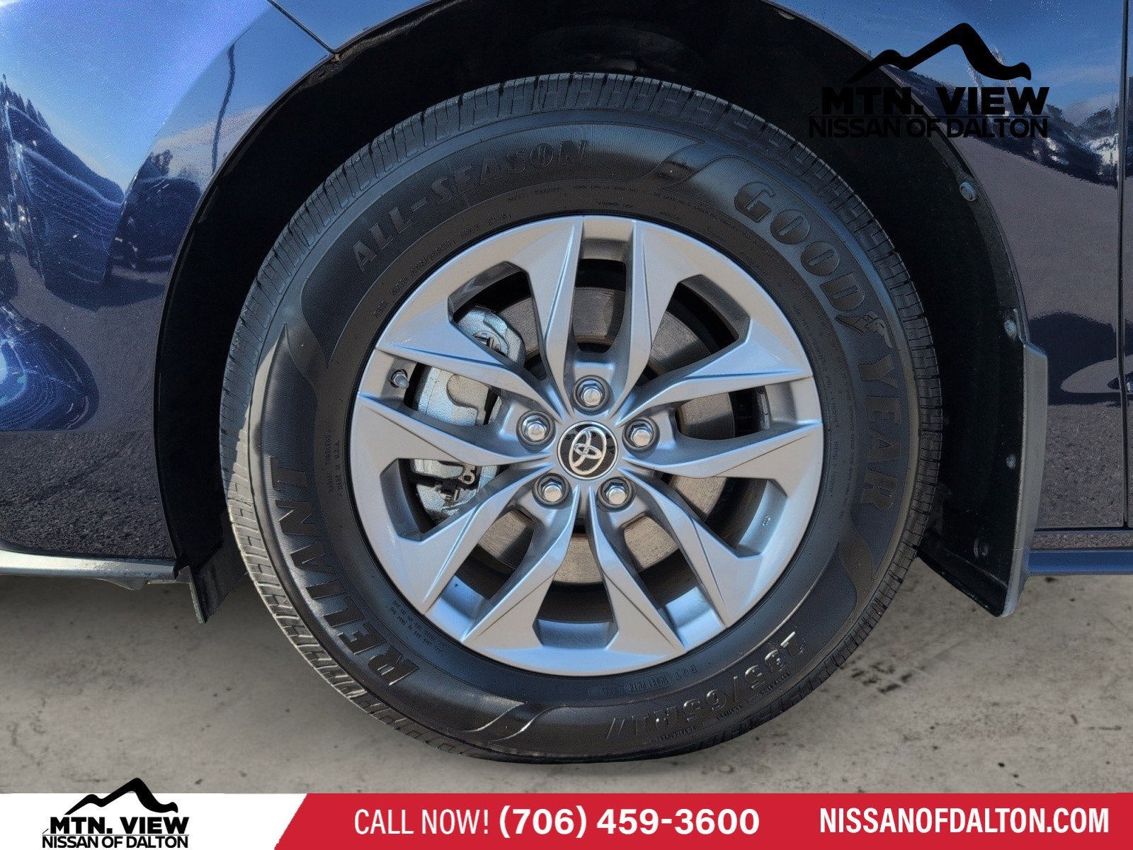 2022 Toyota Sienna LE