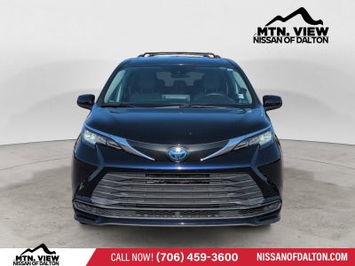 2022 Toyota Sienna LE