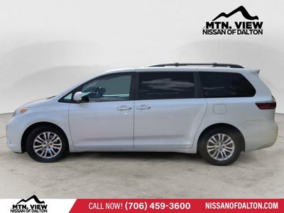 2017 Toyota Sienna XLE