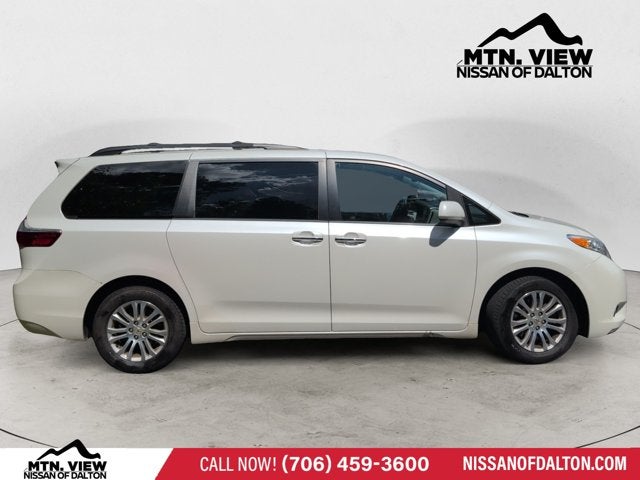 2017 Toyota Sienna XLE