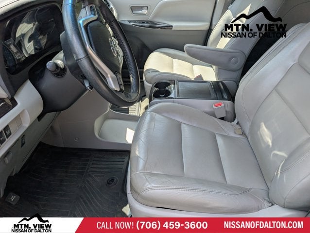 2017 Toyota Sienna XLE