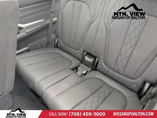 2025 BMW X7 xDrive40i