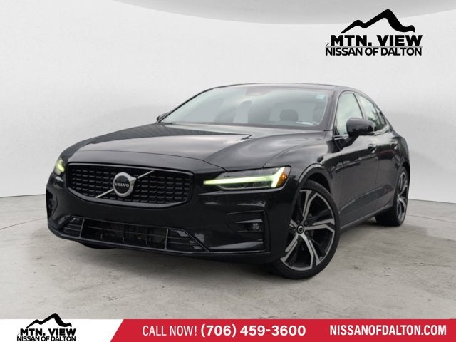 2024 Volvo S60 Core Dark Theme