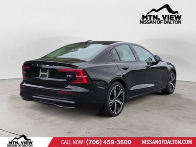 2024 Volvo S60 Core Dark Theme
