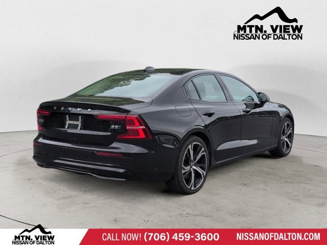 2024 Volvo S60 Core Dark Theme