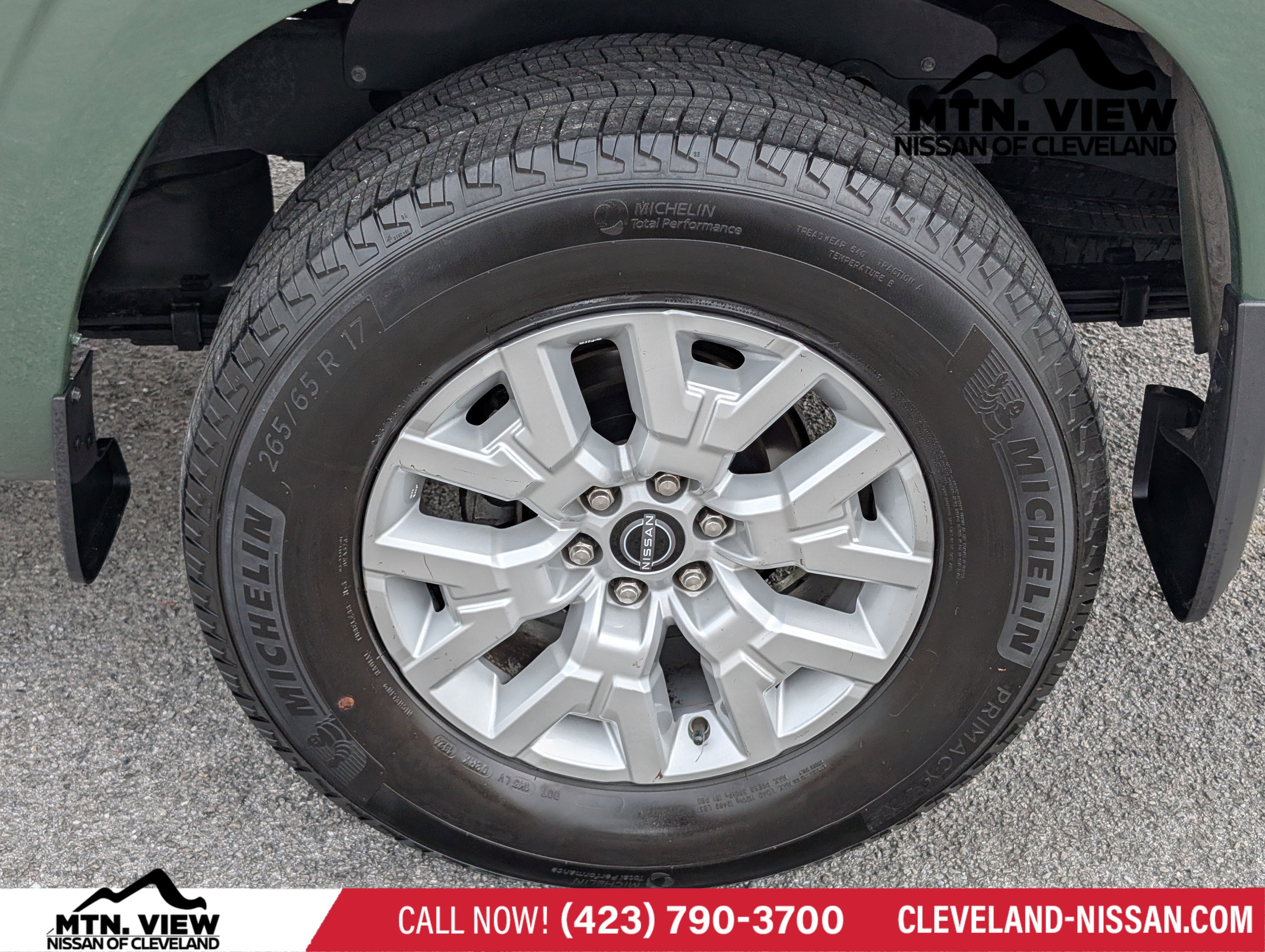 2024 Nissan Frontier SV