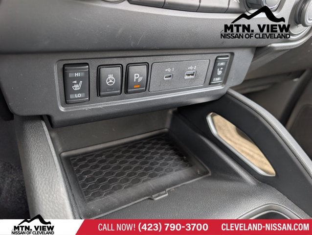 2024 Nissan Frontier SV