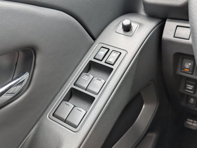 2027 Nissan Frontier SV