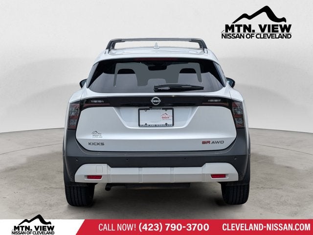 2025 Nissan Kicks SR