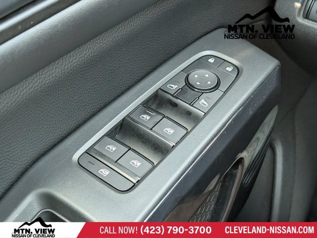 2023 Nissan Pathfinder S