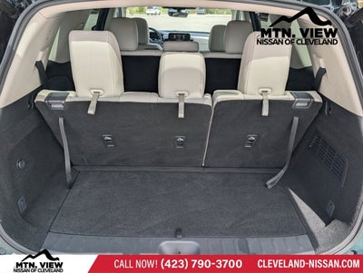 2025 Nissan Pathfinder SL