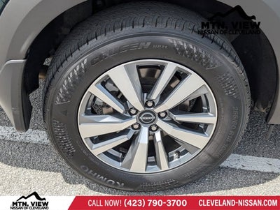 2025 Nissan Pathfinder SL