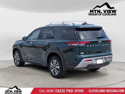 2025 Nissan Pathfinder SL