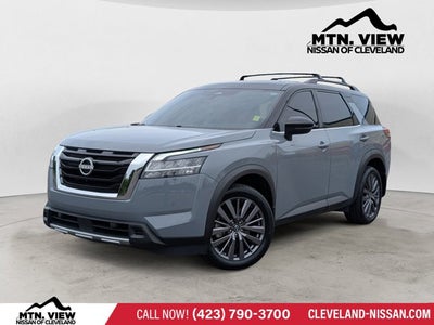 2024 Nissan Pathfinder SL