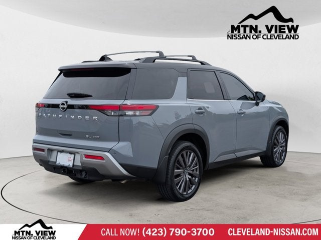 2024 Nissan Pathfinder SL