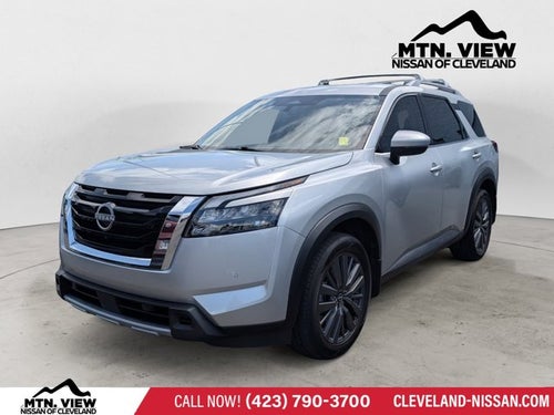2025 Nissan Pathfinder SL