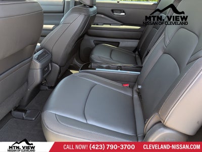 2025 Nissan Pathfinder SL