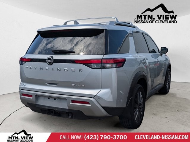 2025 Nissan Pathfinder SL