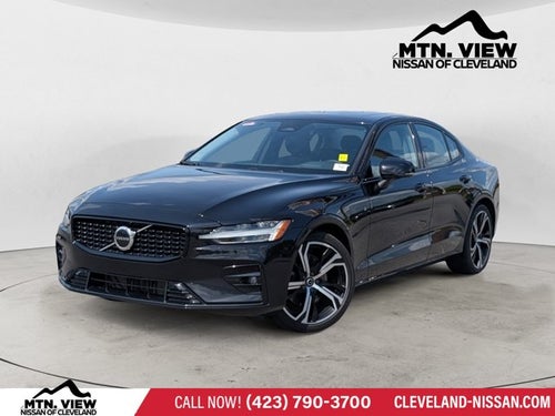 2024 Volvo S60 Core Dark Theme