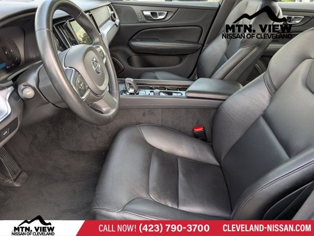 2024 Volvo S60 Core Dark Theme