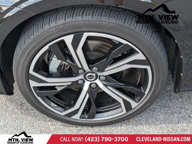 2024 Volvo S60 Core Dark Theme