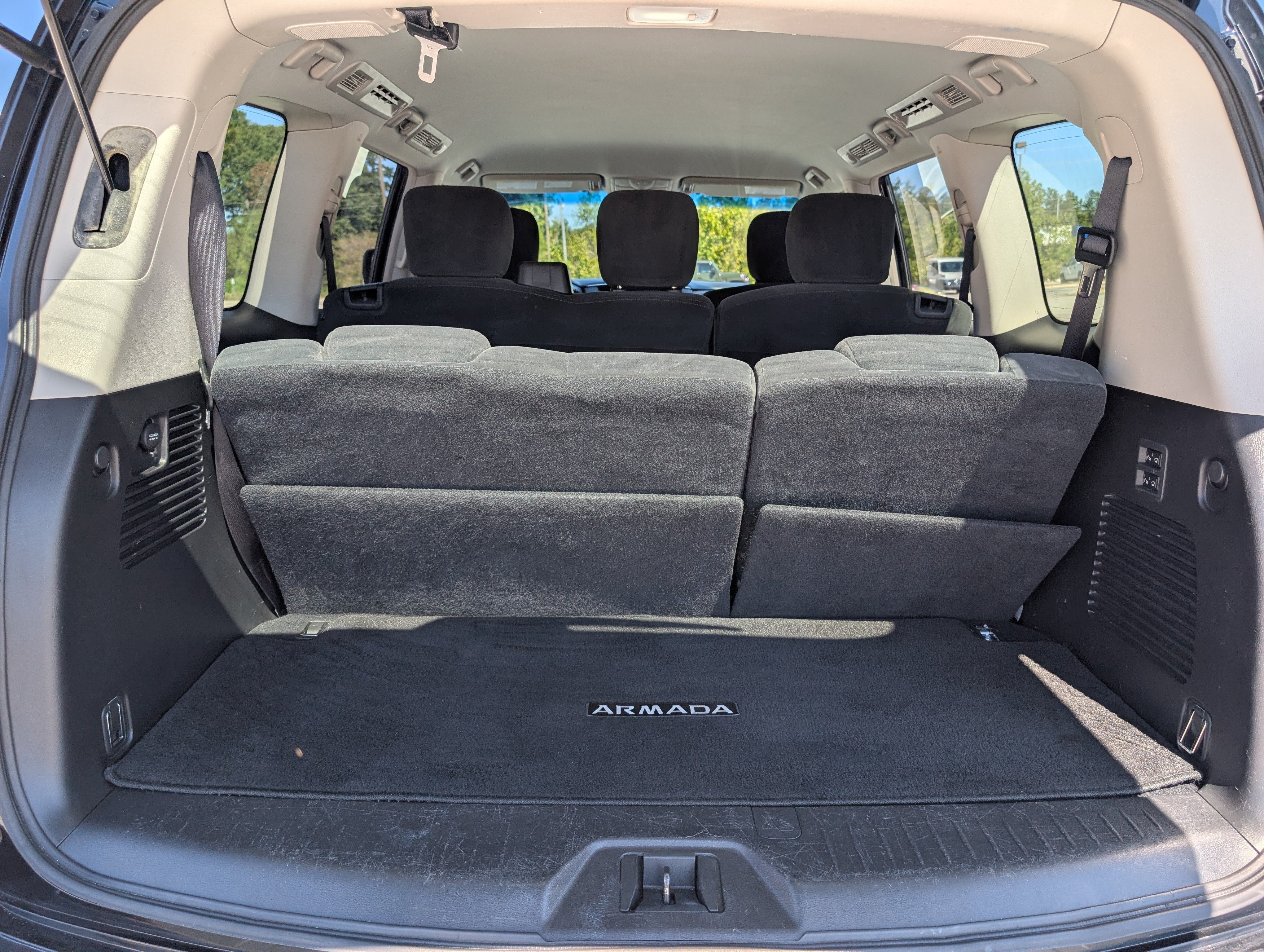 2017 Nissan Armada SV